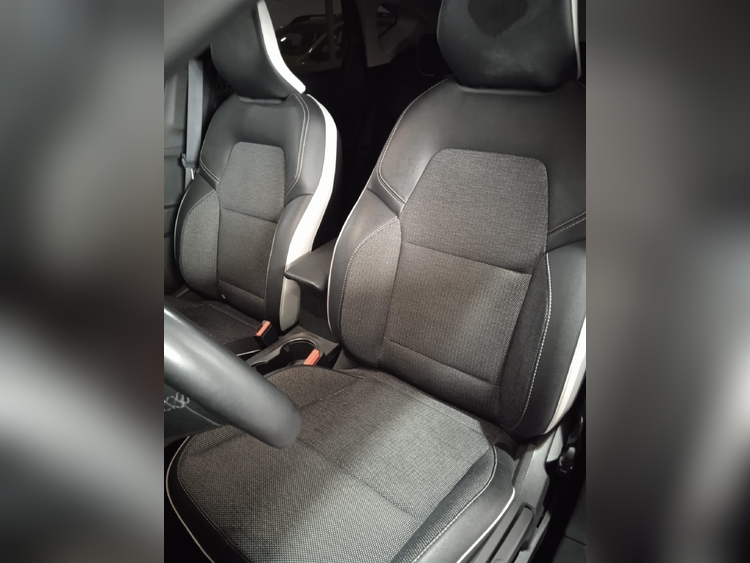 RENAULT CAPTUR TECHNO 140CV MILD HYBRID foto 12